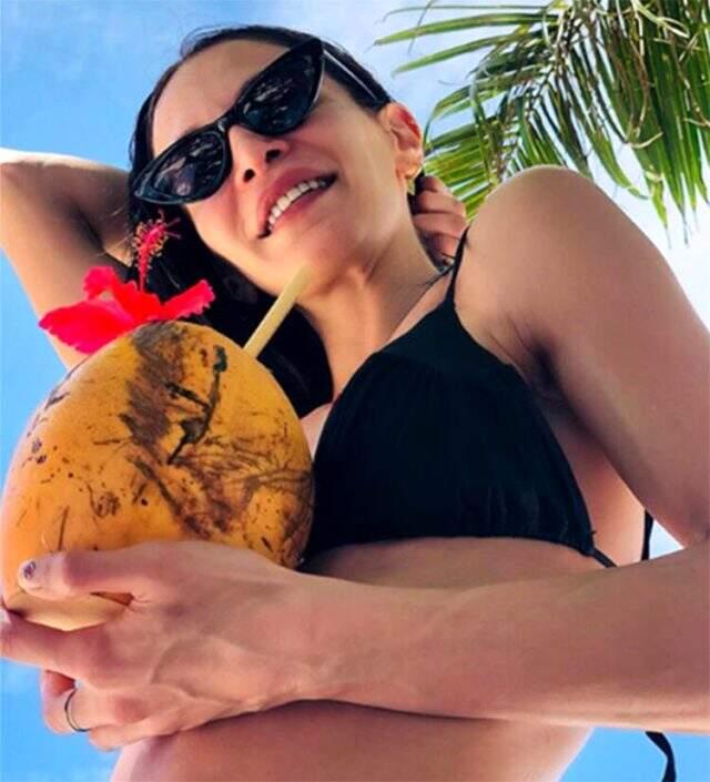 Şarkıcı Cemre Kemer, zayıflığıyla ilgili sosyal medyadaki yorumlara yanıt verdi