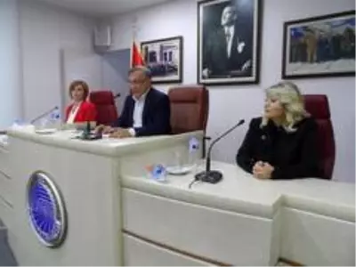 Seyhan Belediye Meclisi Katipliğine CHP'li Gülcan Bingöl seçildi