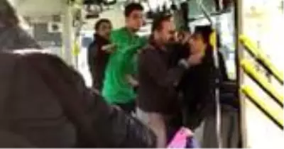 Şoför, üstü kirli diye otobüsten kovduğu çocuk için kendisine tepki gösteren yolcuyu darp etti Şoför, üstü kirli diye otobüsten kovduğu çocuk için kendisine tepki gösteren yolcuyu darp etti