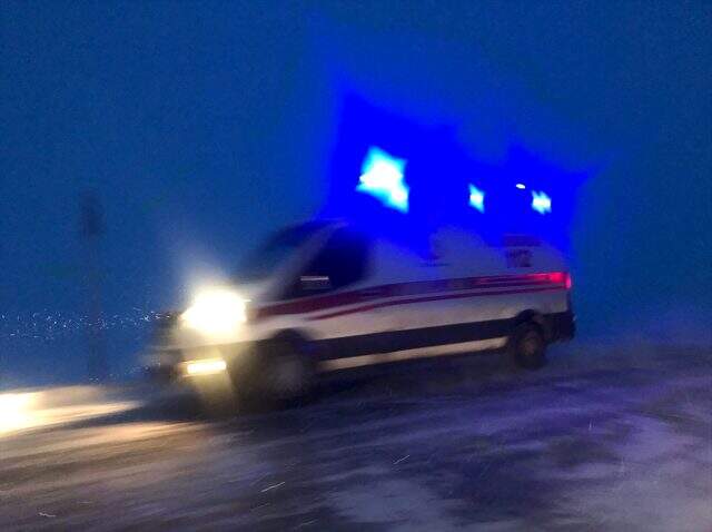 Son Dakika: Van'da minibüsün üzerine çığ düştü