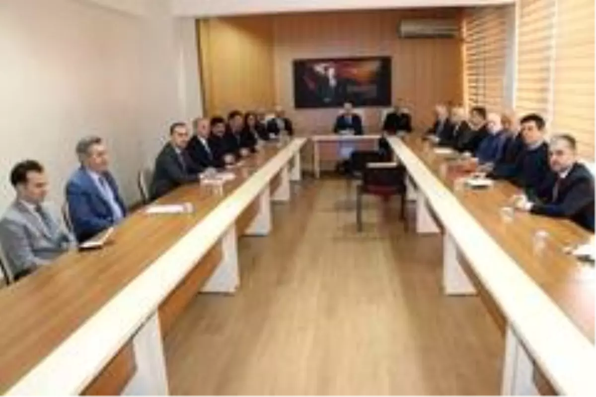 Vali Dağlı Vatandaşları dinledi