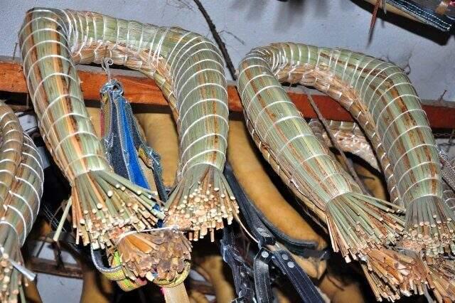 71 yaşındaki adam yok olmaya yüz tutmuş saraçlık mesleğini sürdürüyor