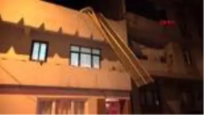 Bursa'da şiddetli rüzgar fabrika'nın çatısını uçurdu Bursa'da şiddetli rüzgar fabrika'nın çatısını uçurdu