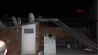 Bursa'da şiddetli rüzgar fabrika'nın çatısını uçurdu Bursa'da şiddetli rüzgar fabrika'nın çatısını uçurdu