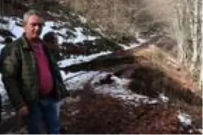 Heyelan nedeniyle 12 binanın tahliye edildiği mahallede, AFAD incelemesi (2)