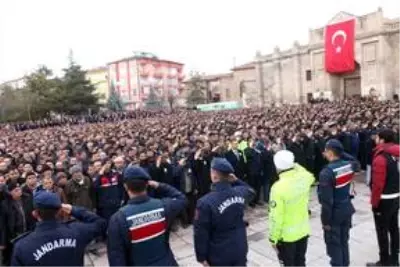 İdlib şehidi Uzman Onbaşı Kadir Yıldız, Aksaray'da son yolculuğuna uğurlandı İdlib şehidi Uzman Onbaşı Kadir Yıldız, Aksaray'da son yolculuğuna uğurlandı