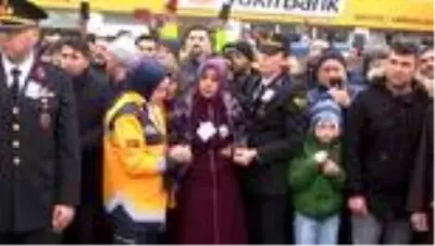 İdlib şehidi Uzman Onbaşı Kadir Yıldız, son yolculuğuna uğurlandı İdlib şehidi Uzman Onbaşı Kadir Yıldız, son yolculuğuna uğurlandı