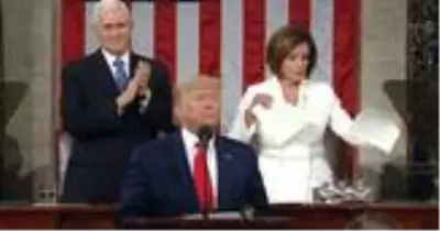 Temsilciler Meclisi Başkanı, kameralar önünde Donald Trump'ın konuşma metnini yırttı