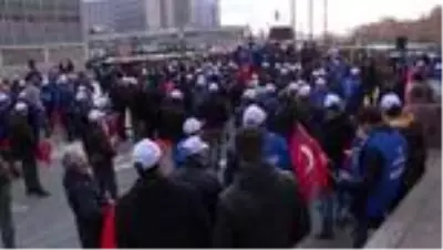 Türk Harb-İş Sendikası, Vectrus'un işten çıkarma kararını protesto etti