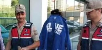 Ebru Özdemir: Dökülen çöp yüzünden amcasını öldüren genç kıza 15 yıl hapis cezası verildi Ebru Özdemir: Dökülen çöp yüzünden amcasını öldüren genç kıza 15 yıl hapis cezası verildi