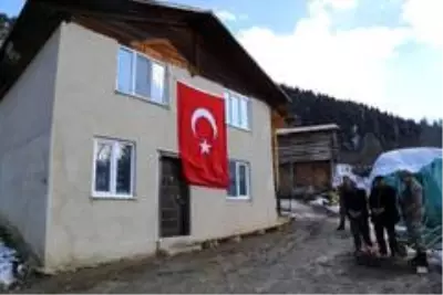 Artvinli çığ şehidinin baba ocağında yas