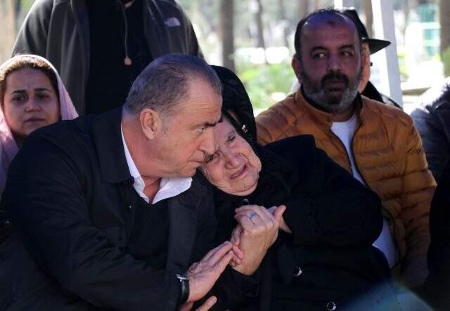 Babası Talat Terim'in ölüm yıl dönümünde, Fatih Terim ve annesi gözyaşlarını tutamadı