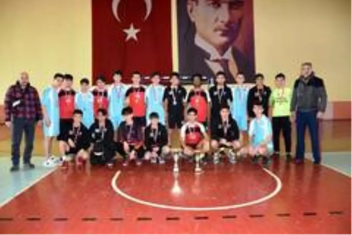 Isparta Spor Lisesi'nde Hentbolde çifte şampiyonluk