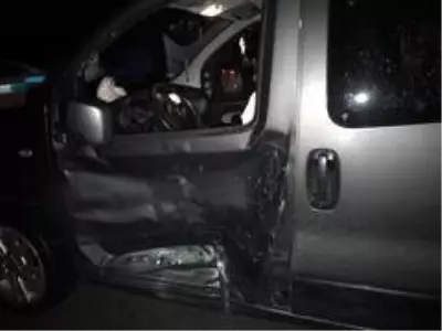 Kuşadası'nda dikkatsizlik kaza getirdi Kuşadası'nda dikkatsizlik kaza getirdi
