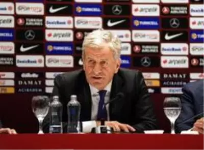 Nihat Özdemir: 'Göztepe-Beşiktaş maçıyla ilgili IFAB'dan cevap bekliyoruz' Nihat Özdemir: 'Göztepe-Beşiktaş maçıyla ilgili IFAB'dan cevap bekliyoruz'