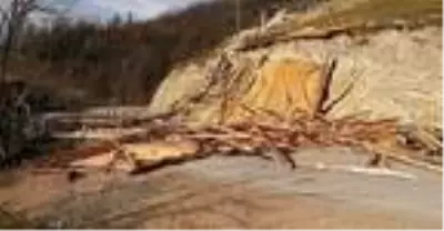 Ordu'da fırtına çatıları uçurdu; ilçelerde okullar tatil edildi