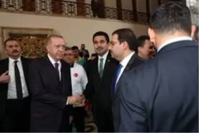Şampiyonlar Cumhurbaşkanı Erdoğan'la buluştu Şampiyonlar Cumhurbaşkanı Erdoğan'la buluştu