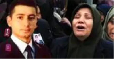 Şehit annesinin sözleri yürek yaktı: Sen beyaz karlar altında damat mı oldun annem Şehit annesinin sözleri yürek yaktı: Sen beyaz karlar altında damat mı oldun annem
