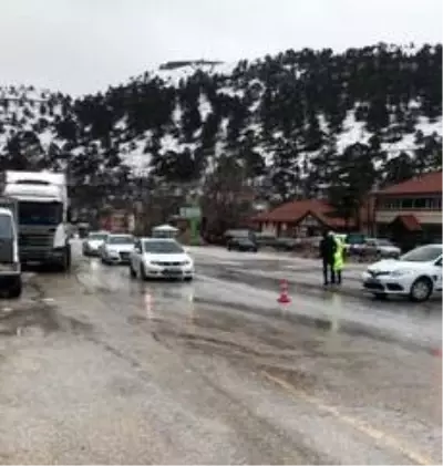 Sertavul Geçidi heyelan nedeniyle ulaşıma kapandı