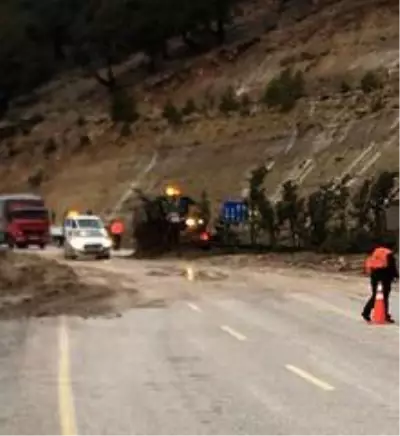 Sertavul Geçidi heyelan nedeniyle ulaşıma kapandı