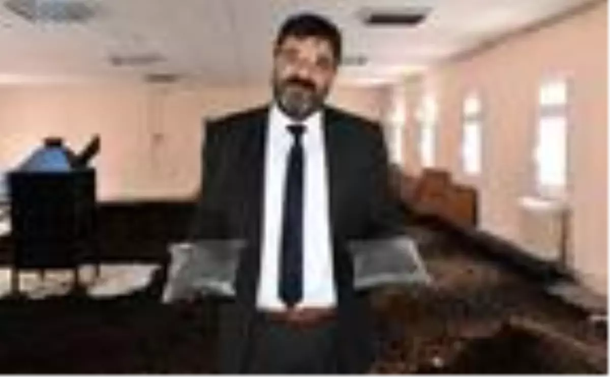 Üniversitede, arıtma çamurundan solucan gübresi üretildi