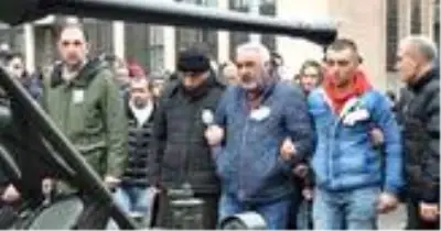 Van’da çığ altında kalıp şehit olan askerimizin babasından yürek burkan sözler: Soğuk üşütür sanıyorduk, içimizi yaktı