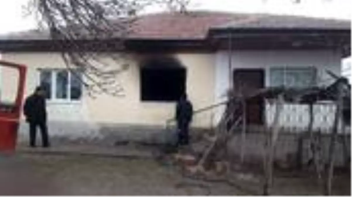 Yangında dumandan etkilenen yaşlı kadın hayatını kaybetti