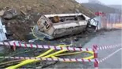 Başakşehir'de su tankeri devrildi Başakşehir'de su tankeri devrildi