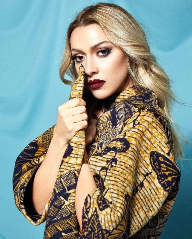 'Ben kendimi beğeniyorsam konu kapanmıştır' diyen Hadise, dergi için verdiği pozları paylaştı