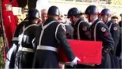 Cumhurbaşkanı erdoğan van şehidi cihan erat'ın cenazesine katıldı Cumhurbaşkanı erdoğan van şehidi cihan erat'ın cenazesine katıldı