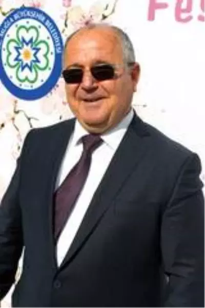 Datça, 'Badem Çiçeği' şenliği ile ısındı Datça, 'Badem Çiçeği' şenliği ile ısındı