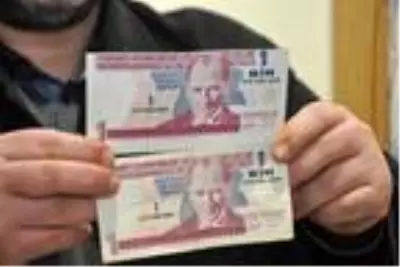 Hatalı 1 YTL'yi, 100 bin liraya satışa çıkardı Hatalı 1 YTL'yi, 100 bin liraya satışa çıkardı