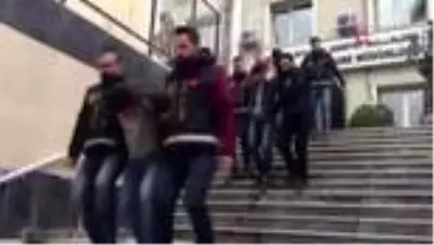 İstanbul'da nefes kesen hırsızlık operasyonu polis kamerasında İstanbul'da nefes kesen hırsızlık operasyonu polis kamerasında