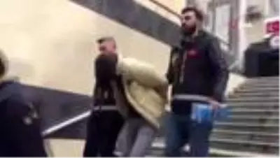 İstanbul'da nefes kesen hırsızlık operasyonu polis kamerasında İstanbul'da nefes kesen hırsızlık operasyonu polis kamerasında