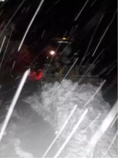 Kar yağışı Yunusemre'nin yüksek kesimlerinde de etkili oldu Kar yağışı Yunusemre'nin yüksek kesimlerinde de etkili oldu