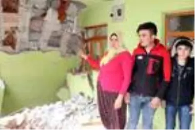 Kayseri'de sağanak sonrası selde, pansiyon kısmen yıkıldı