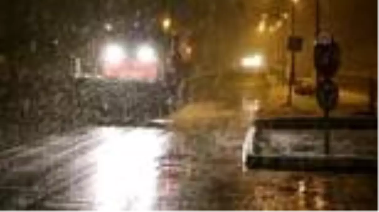 Manisa'da kar yağışı