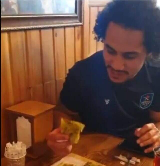 Shane Larkin, Türk vatandaşlığını katmer yiyerek kutladı