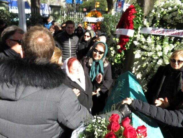 Uçak kazasında hayatını kaybeden Alev Gençoğlu'nun, biletini erken saate aldırdığı ortaya çıktı