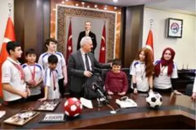 Vali Seymenoğlu, şampiyonlarla bir araya geldi