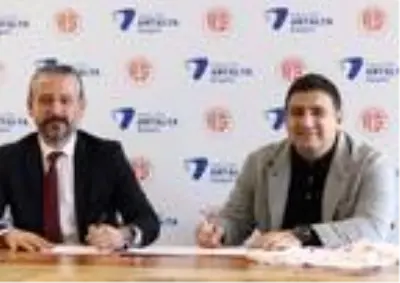 Antalyaspor'un adı 'Fraport TAV Antalyaspor' oldu Antalyaspor'un adı 'Fraport TAV Antalyaspor' oldu