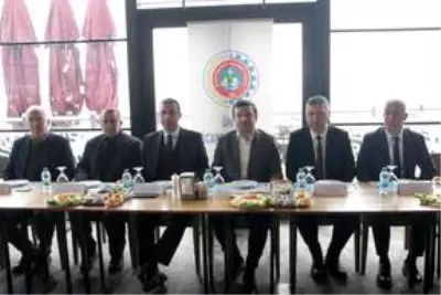 Dışişleri Bakan Yardımcısı Kıran: 'Hedeflerini aşan Türkiye birilerini rahatsız ediyor' Dışişleri Bakan Yardımcısı Kıran: 'Hedeflerini aşan Türkiye birilerini rahatsız ediyor'