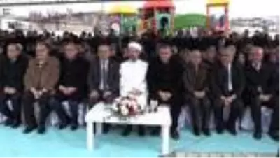 Erbaş: 'Bizim Kur'an kurslarımız, kötülüklerden insanları uzaklaştırmanın merkezleridir' Erbaş: 'Bizim Kur'an kurslarımız, kötülüklerden insanları uzaklaştırmanın merkezleridir'