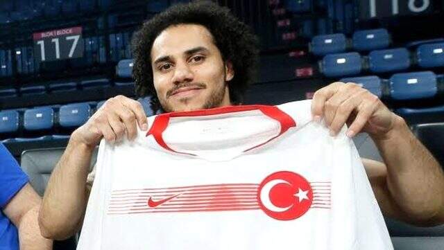 Erdoğan müjdeyi verdi: Shane Larkin'i vatandaşlığımıza aldık