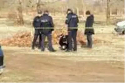 Otomobilinin yanında bıçaklanarak öldürülmüş bulundu