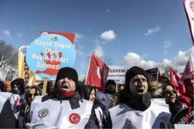 Sağlık çalışanları sağlıkta şiddetin önlenmesini talep etti Sağlık çalışanları sağlıkta şiddetin önlenmesini talep etti