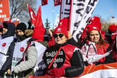 Sağlık çalışanları sağlıkta şiddetin önlenmesini talep etti Sağlık çalışanları sağlıkta şiddetin önlenmesini talep etti