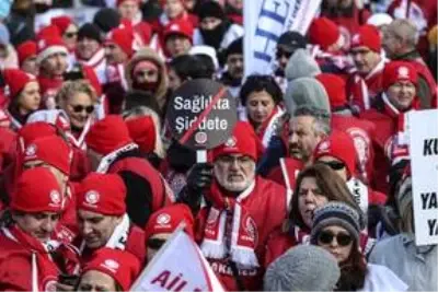 Sağlık çalışanları sağlıkta şiddetin önlenmesini talep etti Sağlık çalışanları sağlıkta şiddetin önlenmesini talep etti