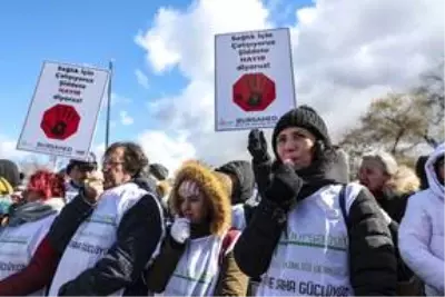 Sağlık çalışanları sağlıkta şiddetin önlenmesini talep etti Sağlık çalışanları sağlıkta şiddetin önlenmesini talep etti