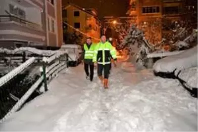 Başkan Tören karla mücadele çalışmalarını yerinde inceledi Başkan Tören karla mücadele çalışmalarını yerinde inceledi